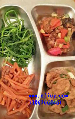 集約化、標準化與人性化 現代餐飲管理的多元實踐